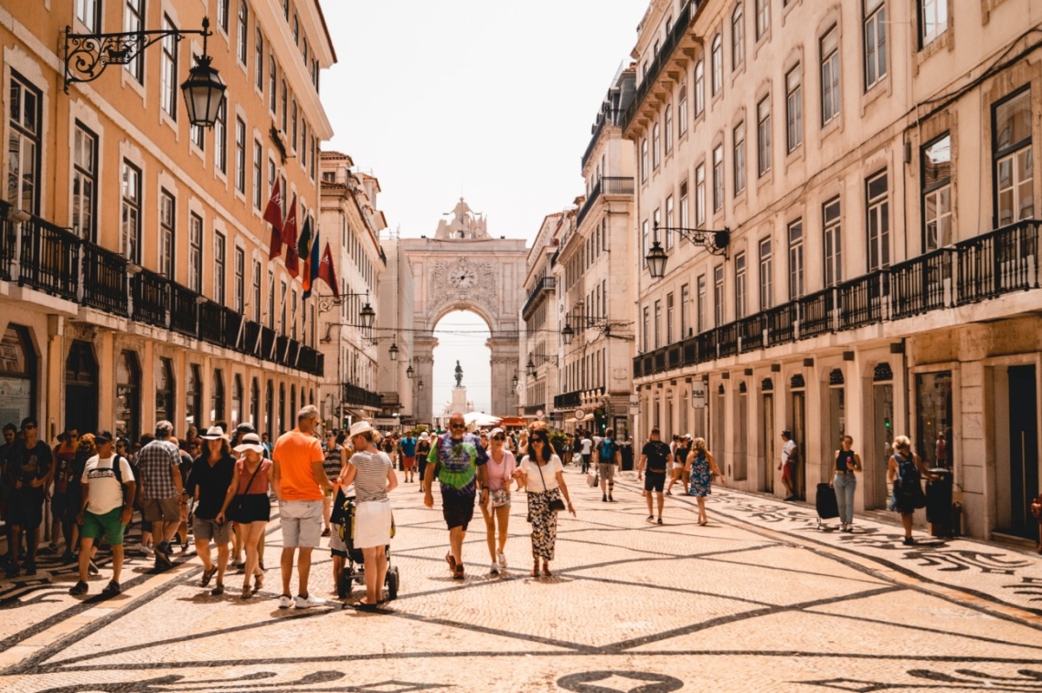 Turistas franceses são quem mais procura Portugal este Verão