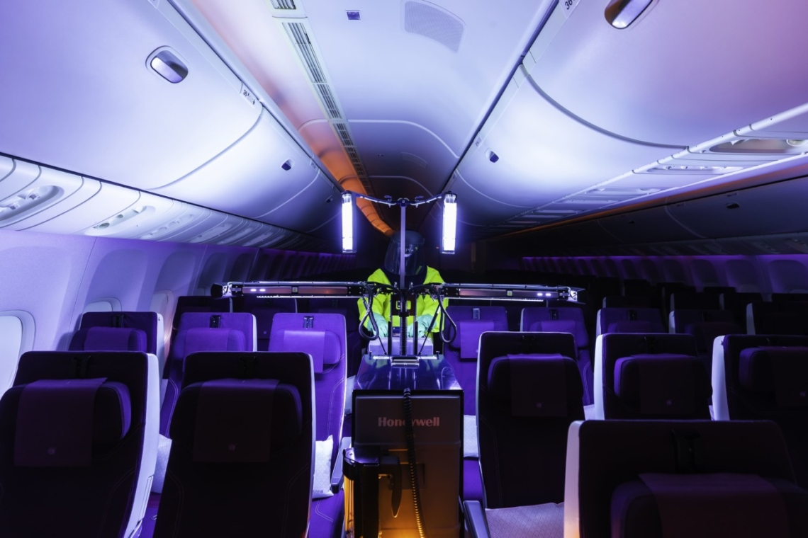 Qatar Airways apresenta a mais recente versão a bordo da tecnologia de desinfeção de cabine ultravioleta da Honeywell