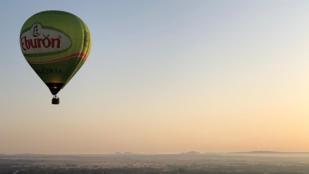 Voar de balão no Alentejo ou batismo de surf: as novas experiências dos Hotéis Moov