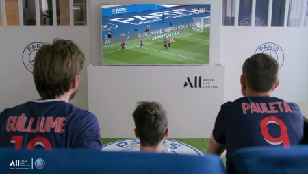 ALL - Accor Live Limitless surpreende um adepto recriando o estádio de Paris Saint-Germain no seu apartamento