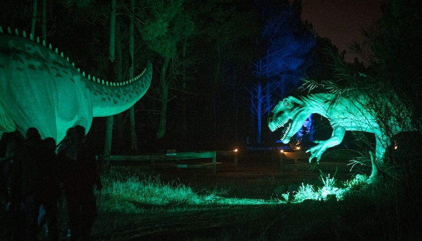 Noites Jurássicas estão de regresso para desvendar um Dino Parque que só se revela após escurecer