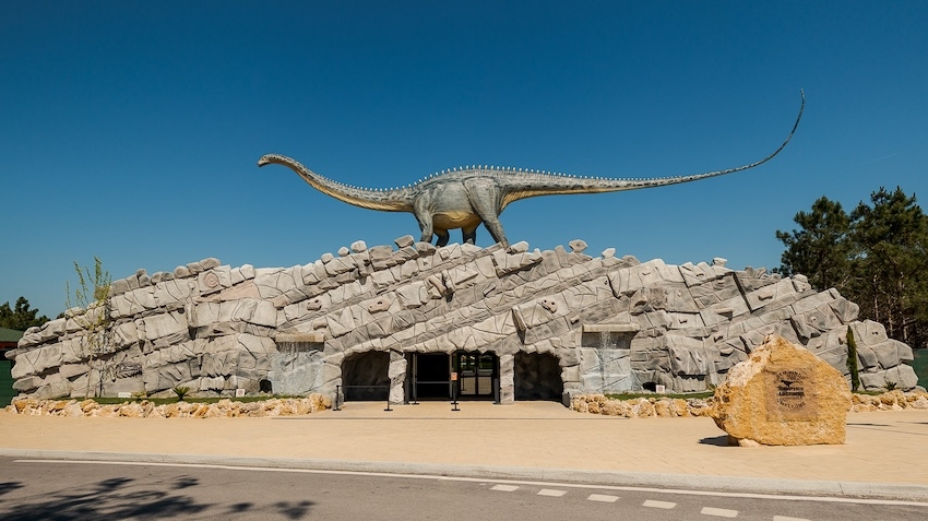 Dino Parque: Um refúgio pré-histórico para conhecer este verão na Lourinhã